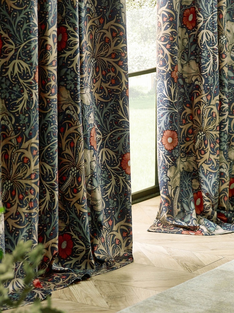 Morris & Co Indigo Seaweed Matt Velvet Pencil Pleat Pencil Pleat Curtains - Image 6 of 7