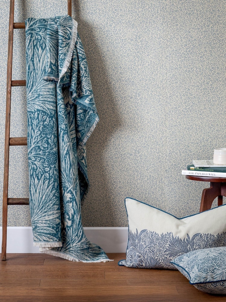 Morris & Co Indigo Marigold Woven Faux Fur Throw - Image 2 of 9