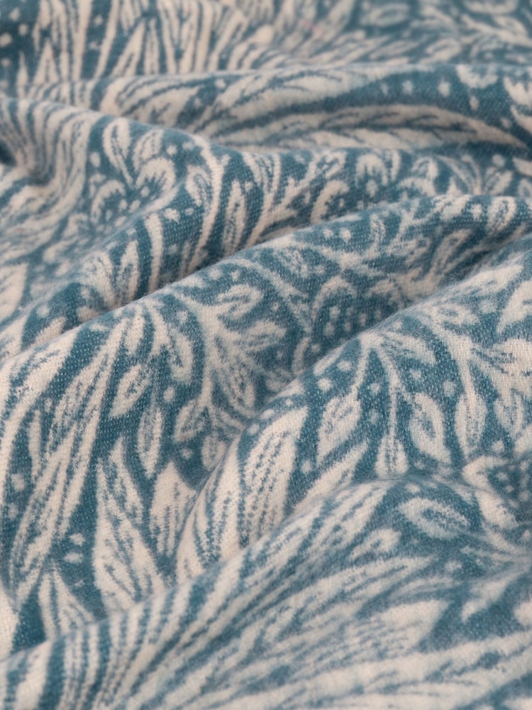 Morris & Co Indigo Marigold Woven Faux Fur Throw - Image 9 of 9