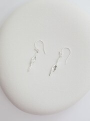 Simply Silver Tone 925 Polished Twist Drop Earrings - Imagen 2 de 2