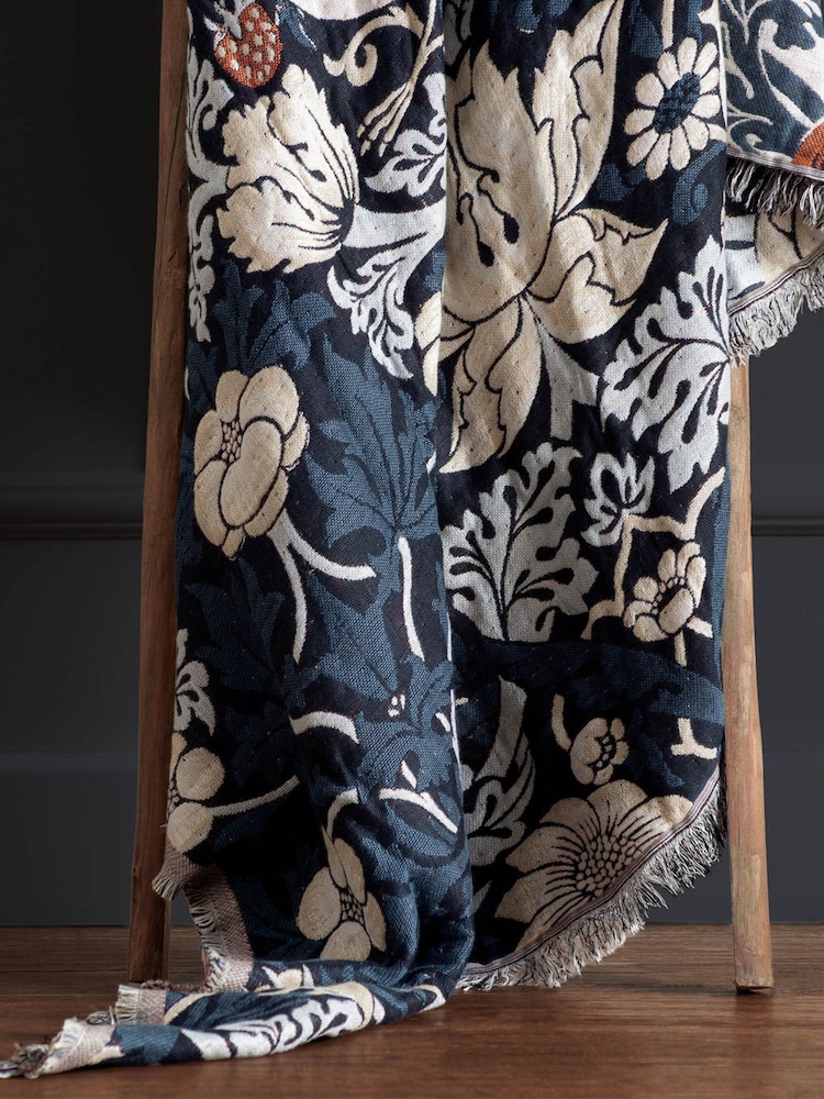 Morris & Co Indigo Strawberry Thief Jacquard Multi Layer Throw - Image 2 of 8