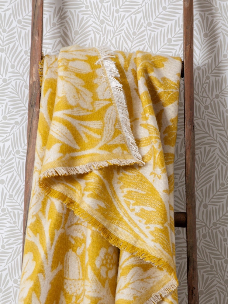 Morris & Co Gold Acorn Tonal Woven Faux Fur Throw - Image 2 of 6