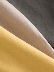 رمادي فحمي - حذاء تزلج - حزمة من 3 قطع تيشرت بكُم قصير بتلبيس مريح مزيَّن بطبعة جرافيك (3-16سنوات) - صورة 6 من 8