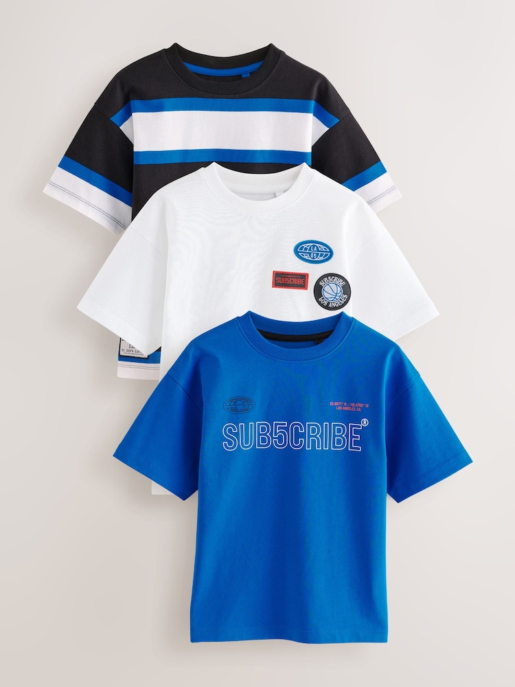 Sub5scribe Kobaltblau/Weiß, Streifen - Kurzarm-T-Shirts in Relaxed-Fit mit Grafikprint im 3er-Pack (3–16J.) - Bild 1 von 7 Sub5scribe Kobaltblau/Weiß, Streifen - Kurzarm-T-Shirts in Relaxed-Fit mit Grafikprint im 3er-Pack (3–16J.) - Bild 1 von 7