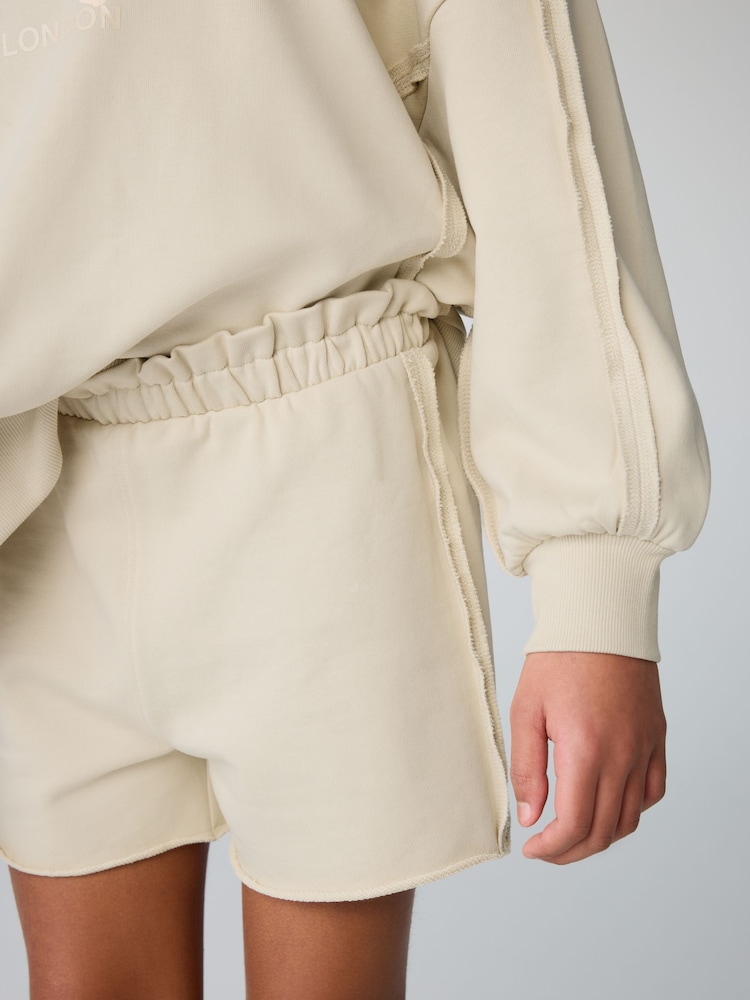 Zestaw dziewczęcy Smallsaints: bluza o kroju oversize z logo i szorty - Image 7 of 9