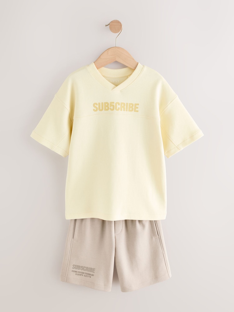 Amarillo/piedra - Subscribe V-Neck Short Sleeve T-Shirt and Shorts Set (3-16yrs) - Imagen 1 de 5 Amarillo/piedra - Subscribe V-Neck Short Sleeve T-Shirt and Shorts Set (3-16yrs) - Imagen 1 de 5
