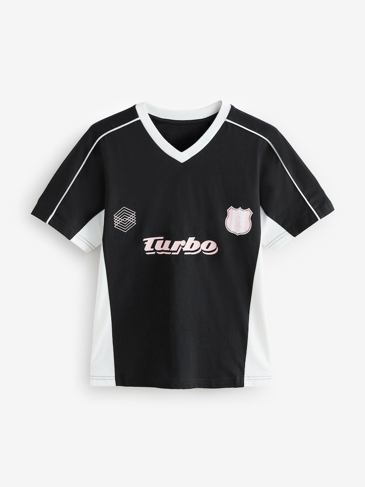 Zwart en wit - Voetbal geïnspireerd grafisch korte mouwen Contrasterende kraag V-hals 100% Katoenen T-shirt - Image 7 of 9