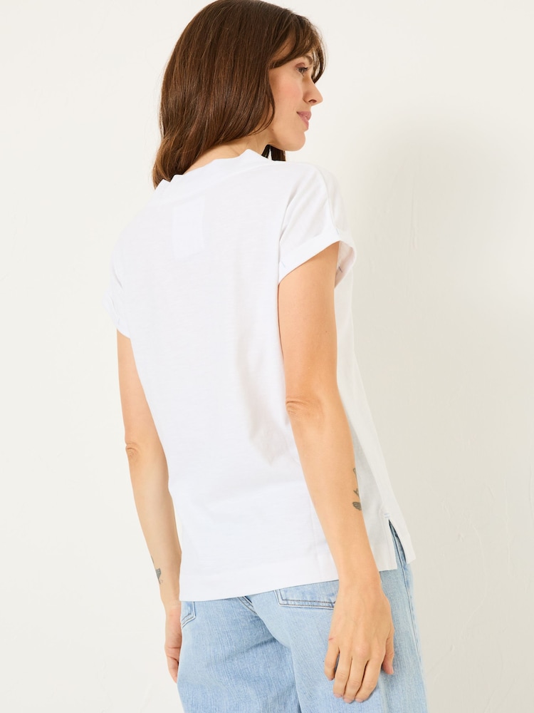 Blanco - Camiseta con cuello de pico de algodón orgánico 100% de FatFace - Imagen 2 de 10