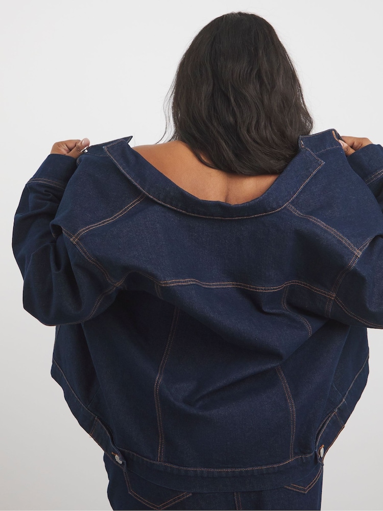 Simply Be Indigo Contrast Stitch Boxy Denim Jacket - Imagen 2 de 4
