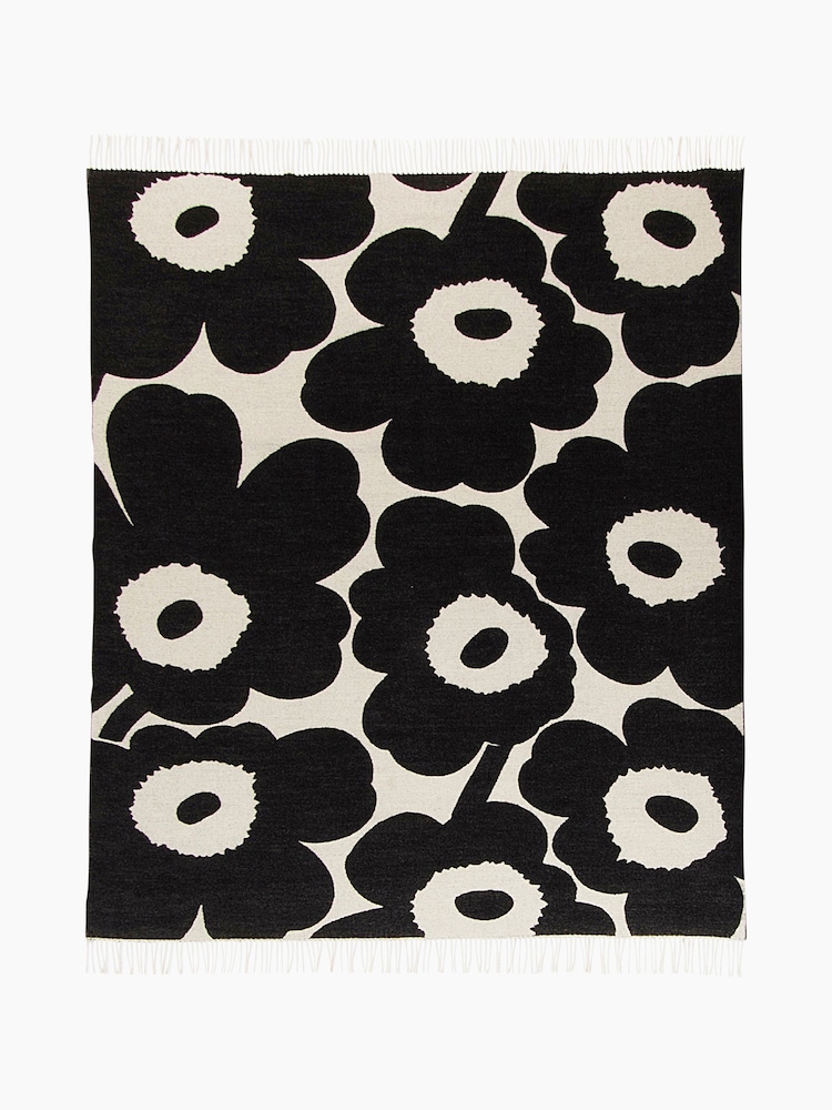Marimekko White And Black Unikko Throw - Image 2 of 4 Marimekko White And Black Unikko Throw - Image 2 of 4