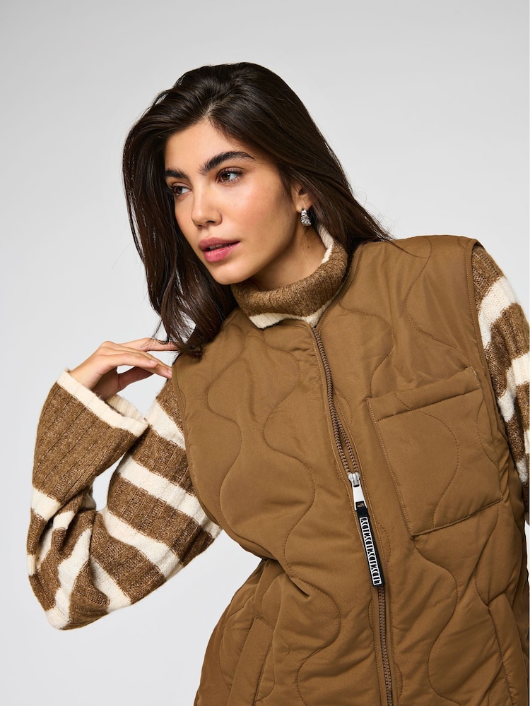JDY Brown Onion Quilted Zip Through Gilet - Image 2 of 5