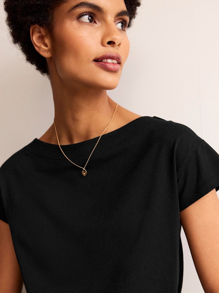 Preto - Camiseta Boden Supersoft com gola canoa - Imagem 2 de 5