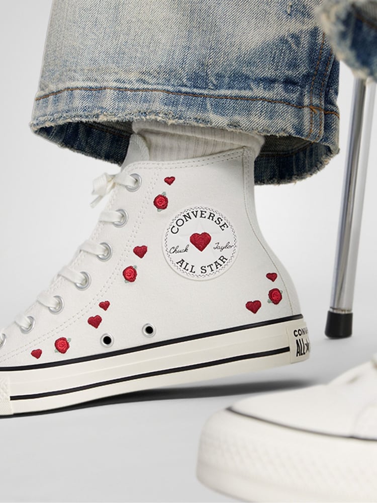 Converse White Chuck Taylor All Star Hearts High Trainers - Image 9 of 11