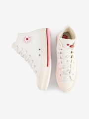 Converse White Youth Hearts EVA Lift Trainers - Image 4 of 9