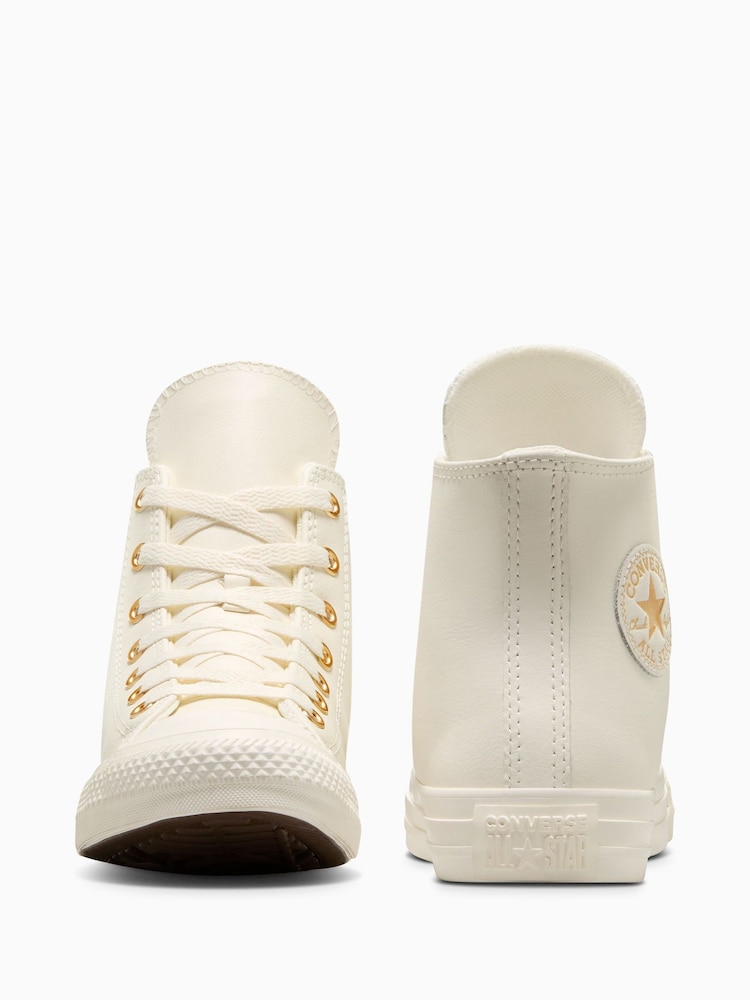 لون طبيعي - حذاء رياضي بطبعة قلوب للشباب تشكيلة Chuck Taylor من Converse - Image 6 of 7