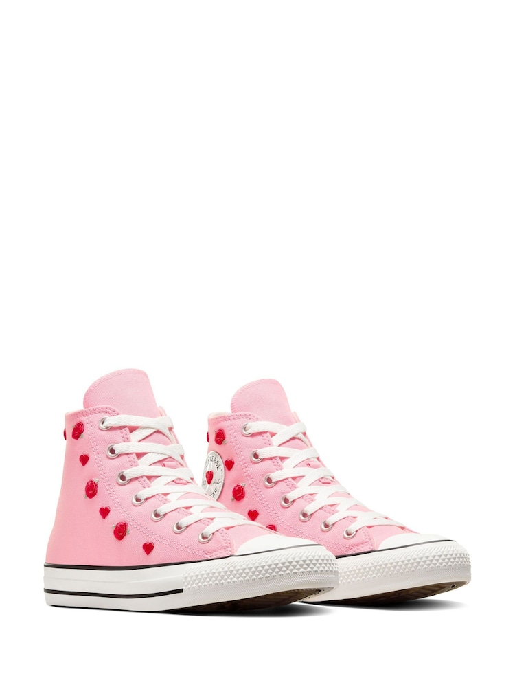 وردي - حذاء رياضي بطبعة قلوب للشباب تشكيلة Chuck Taylor من Converse - Image 4 of 9