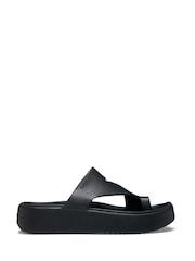 Schwarz - Crocs Adults Getaway Platform Toe Loop Sandals - Bild 1 von 7