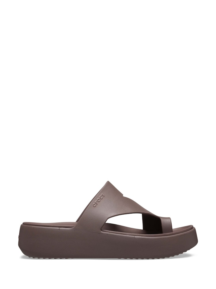 Taupe - Crocs Adults Getaway Platform Toe Loop Sandals - Bild 1 von 5