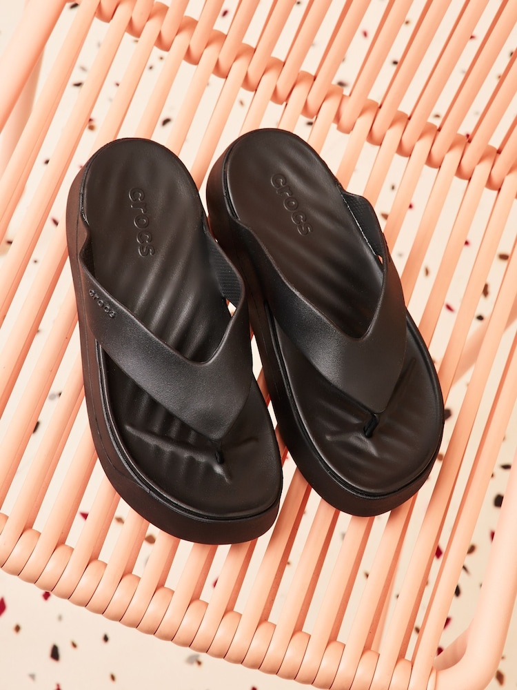 Crocs Black Womens Getaway Platform Flip Flops - Image 2 of 10 Crocs Black Womens Getaway Platform Flip Flops - Image 2 of 10