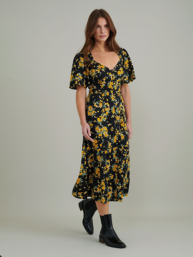 club l dresses Luscious | White And Black High-Neck Maxi Dress With Drop-Waist And Bow Detail The latest must have maxi of the season is Lita Kimberly Dress Club L Dresses