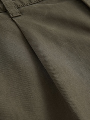Verde caqui - Pleated Textured Chino Trousers - Imagen 2 de 4