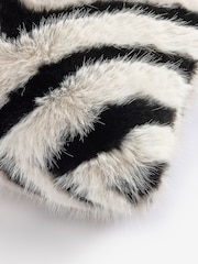 Black/White 40 x 59cm Zig Faux Fur Cushion - Image 3 of 3