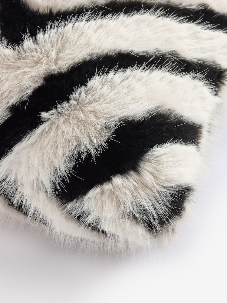 Black/White 40 x 59cm Zig Faux Fur Cushion - Image 3 of 3