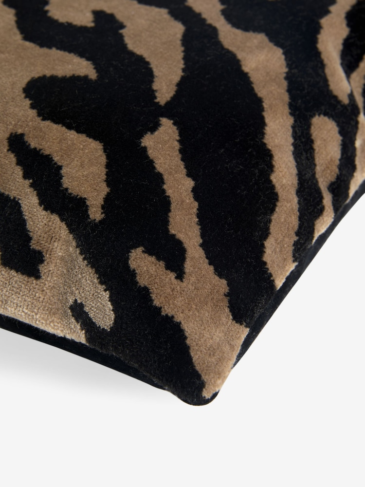 Black/Gold 50 x 30cm Cut Velvet Faux Tiger Cushion - Image 5 of 5