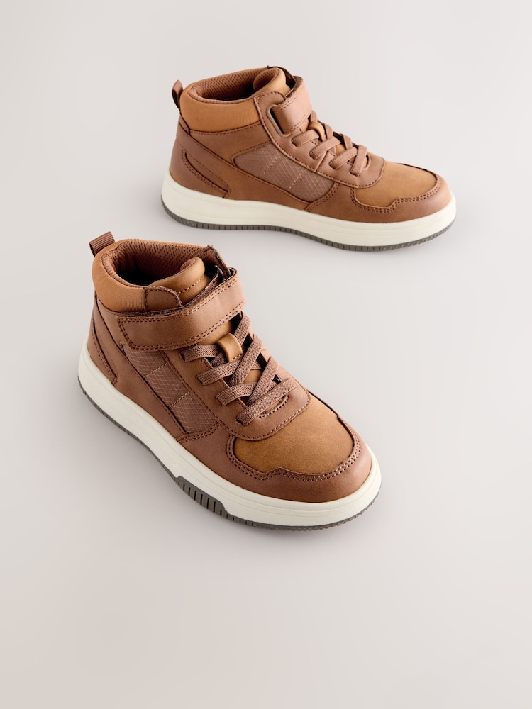 Hellbraun - Turnschuh mit hohem Schaft - Bild 1 von 5 Hellbraun - Turnschuh mit hohem Schaft - Bild 1 von 5