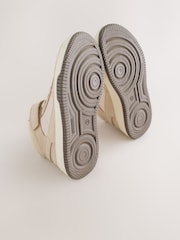 Neutrale Farbe - Turnschuh mit hohem Schaft - Bild 7 von 7