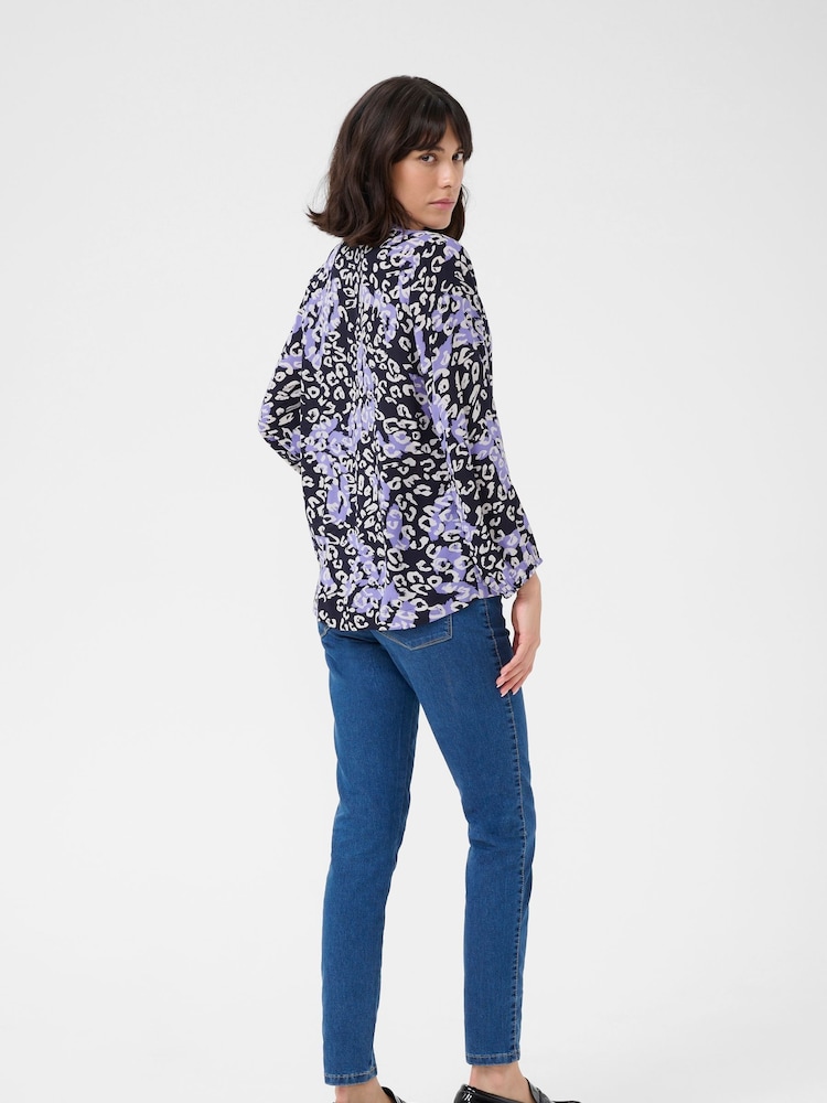 Kaffe KAjanne V-Notch Neck 3/4 Sleeve Blouse - Image 2 of 5 Kaffe KAjanne V-Notch Neck 3/4 Sleeve Blouse - Image 2 of 5