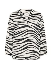 Kaffe KAjanne V-Notch Neck 3/4 Sleeve Blouse - Image 4 of 5