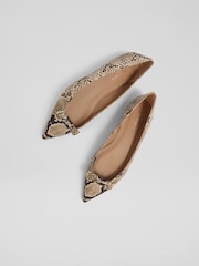LK Bennett Blair Snake Effect Bar Trim Flats - Imagem 3 de 4