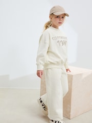 Slogan, natur - Sweatshirt und Jogginghose mit weitem Bein (3–16 J.) - Bild 4 von 11