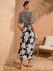 Love & Roses Black/White Floral Print Patched Twist Detail Midi Dress - Image 4 of 4