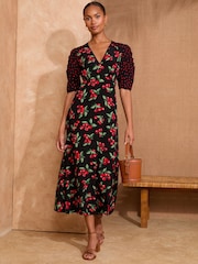 Love & Roses Black Cherry Printed Ruched Sleeve Midi Dress - Image 4 of 4