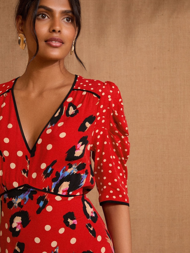 Love & Roses Red Animal V-Neck Ruched Sleeve Midi Dress - Image 2 of 4