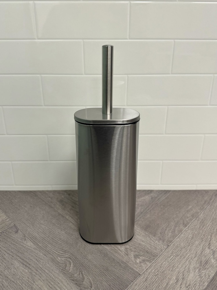 Showerdrape סט של מברשת אסלה ופח אשפה לשירותים עם פתיחת דוושה וסגירה רכה, בנפח 5 ליטרים, דגם Fortuna - Image 3 of 6