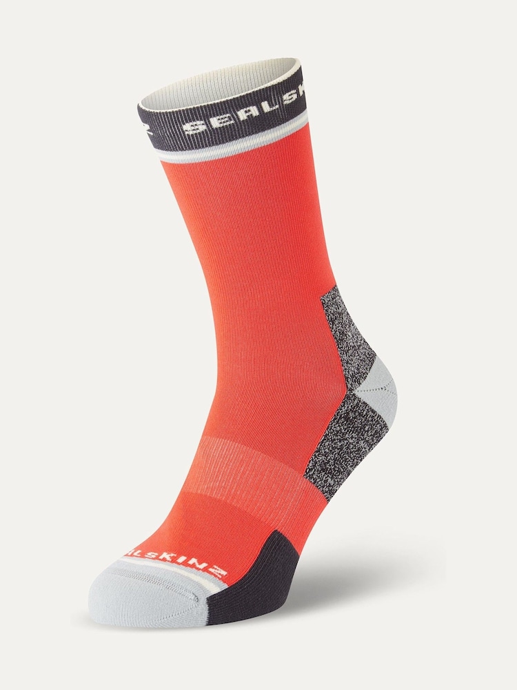 Sealskinz Blofield Anti Blister Mid Length Running Socks - Image 1 of 2