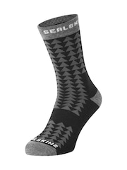 Sealskinz Hilgay Merino Mid Length Running Socks - Image 1 of 2