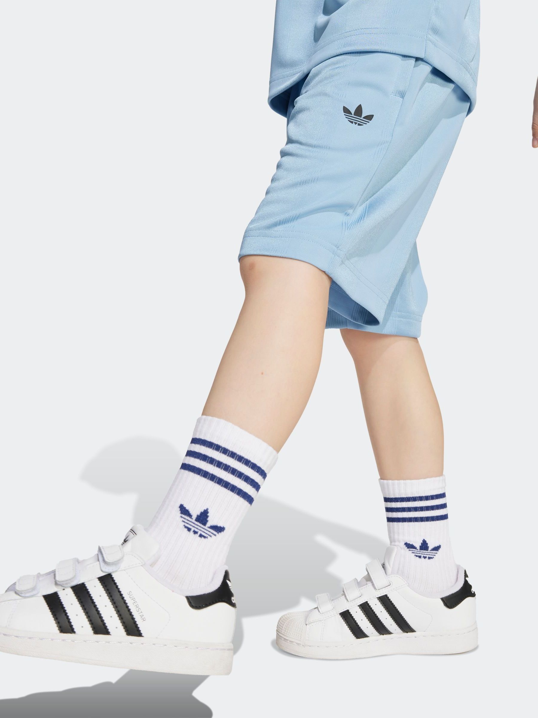 Next：日本 ブルー - adidas Originals リトルキッズ Tシャツ