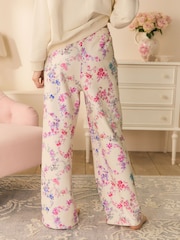 Shabby Chic by Rachel Ashwell® Ecru Garland Hearts Wide Leg Joggers - Imagem 3 de 7
