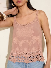 Rosa - Friends Like These Crochet Embroidered Cami - Imagen 5 de 5