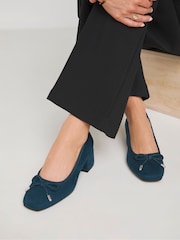 JD Williams Bajo Block Heel Classic Ballerina Court Shoes In Wide Fit - Imagen 1 de 4