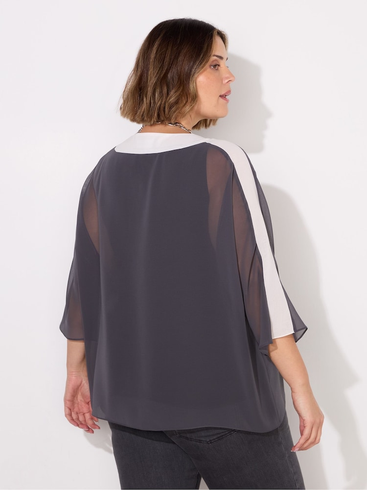 Grau - Live Unlimited V-Neck Colourblock Overlay Top - Bild 2 von 4