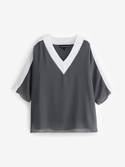 Grau - Live Unlimited V-Neck Colourblock Overlay Top - Bild 4 von 4