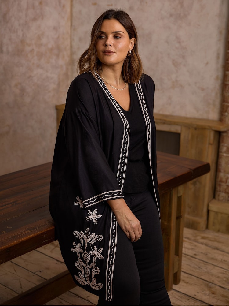 Live Unlimited Black Contrast Embroidery Kimono Jacket - Image 5 of 6