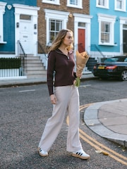 بني - Chelsea Peers Ribbed Knit Quarter Zip Funnel Sweatshirt - صورة 1 من 5