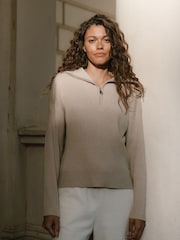 بيج - Chelsea Peers Ribbed Knit Quarter Zip Funnel Sweatshirt - صورة 1 من 5