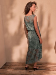 Azul empoeirado - Maxi dress drapeado com detalhes em renda para ocasiões especiais - Imagem 4 de 8